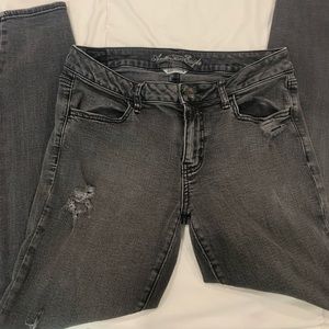 American Eagle outfitters distressed, jegging's, regular fit